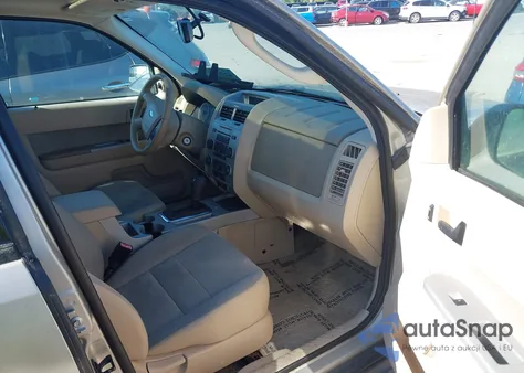 2012 Ford Escape Xlt z USA, uszkodzony, nr VIN 1FMCU0DG2CKB51161